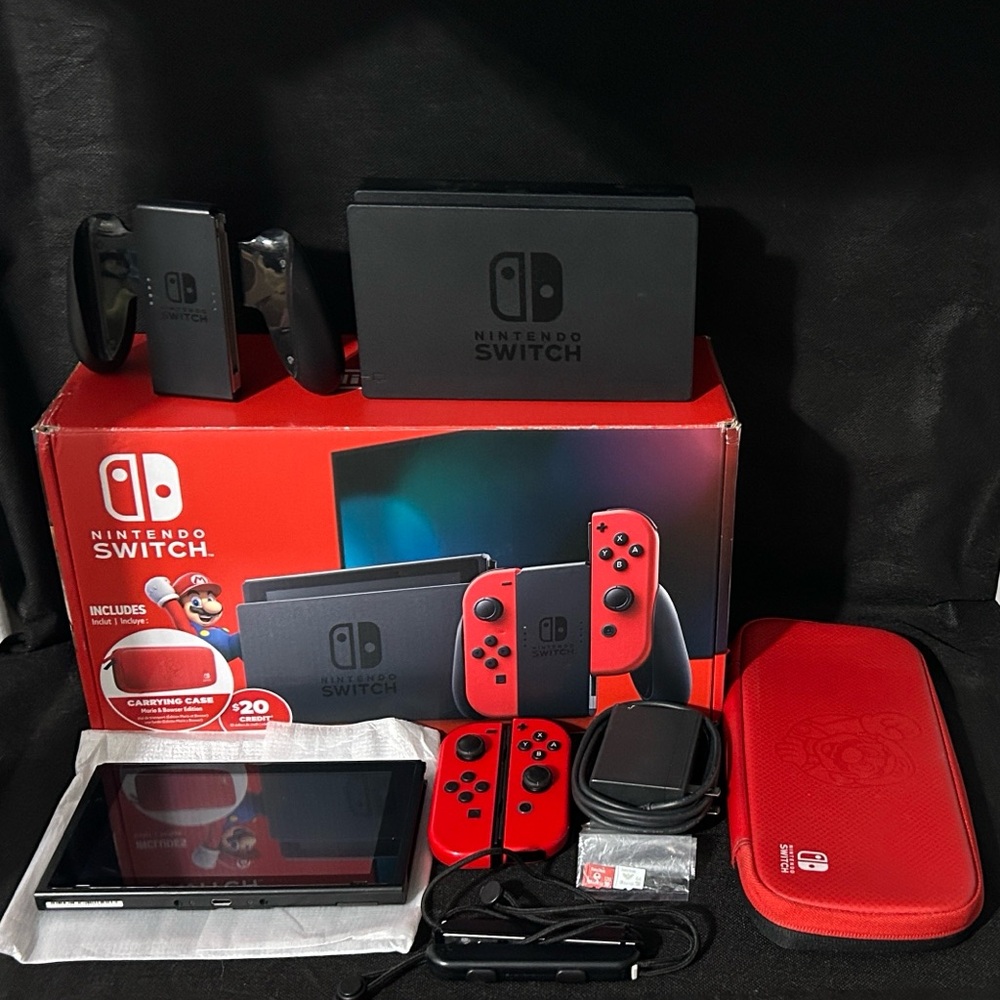 Nintendo Switch Console Set - Red and Black (w original packaging)